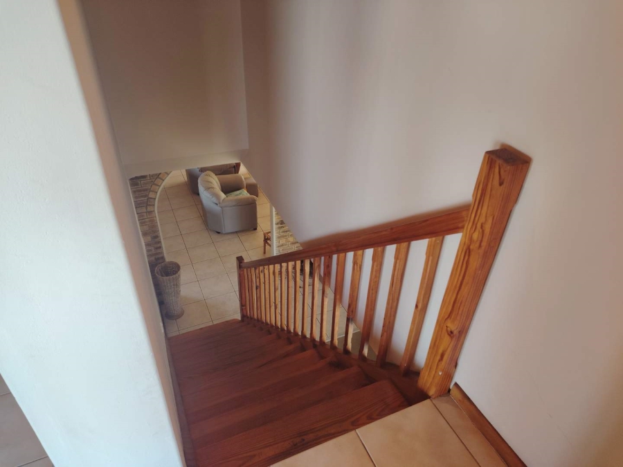 To Let 4 Bedroom Property for Rent in Ridgeworth Western Cape